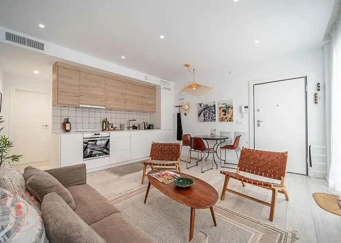 Bright Apartment In Malaga - Tcm